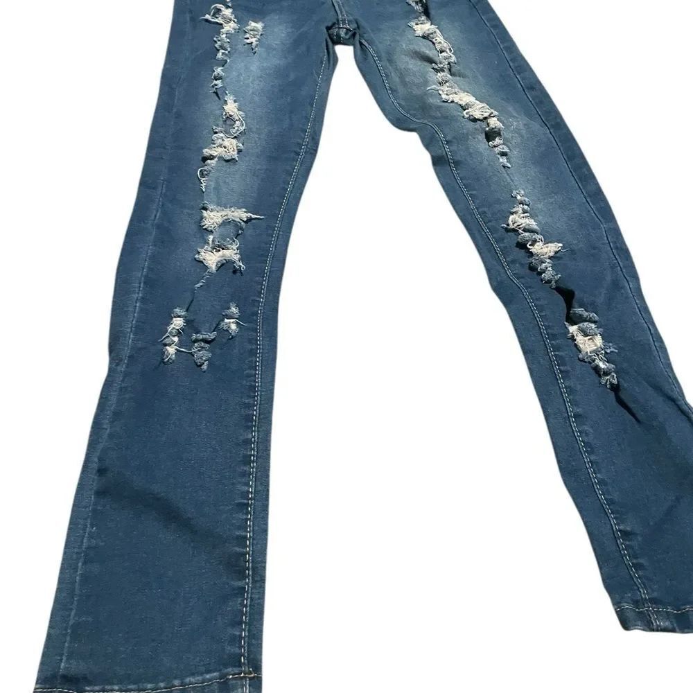 Vince Blue Co size 3 Distressed Blue Jeans excellent condition